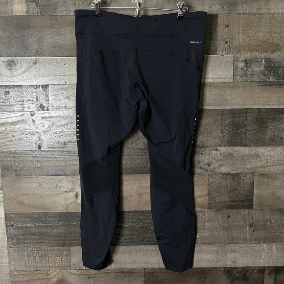 SOLD Nike Mesh Leggings 1X - Picture 3 of 3